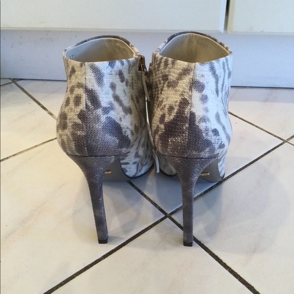 GUCCI Snake-Skin Print Booties - Picture 3 of 10